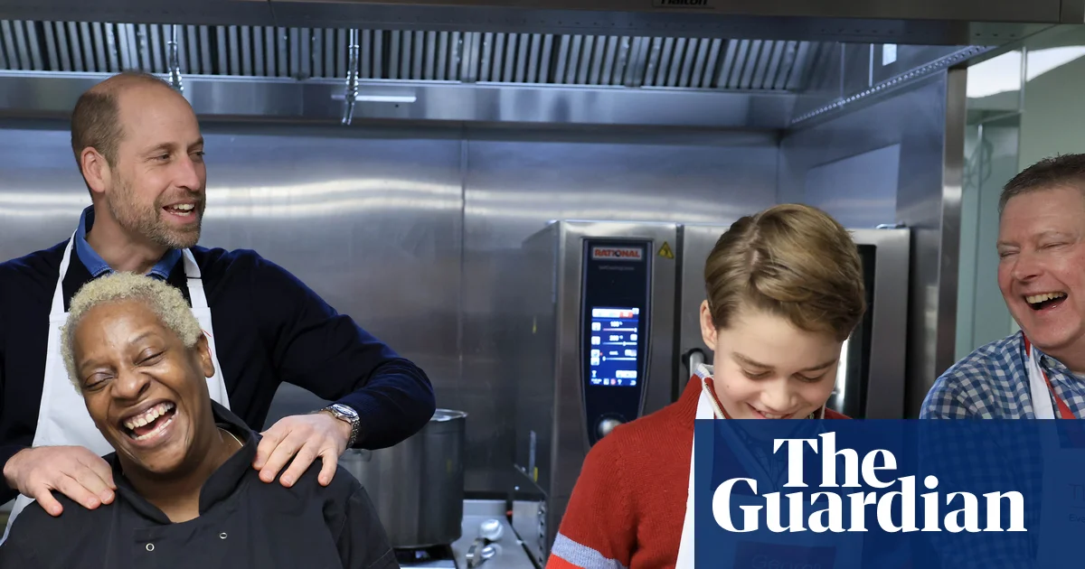 Prince George joins Prince of Wales in visit to homelessness charity | Prince William