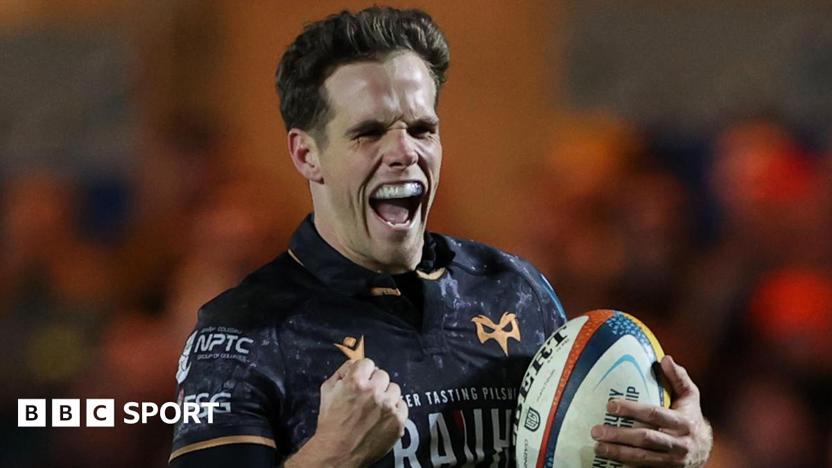 Ospreys scrum-half Kieran Hardy celebrate scoring a try