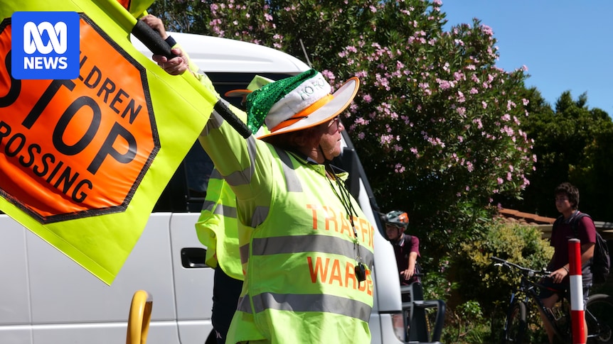 School traffic wardens in WA call for body-worn cameras amid escalating abuse