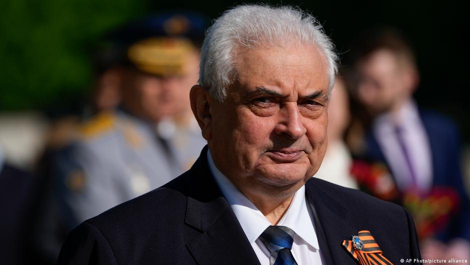 Germany summons Russian ambassador over 'hybrid' attacks – DW – 12/12/2025