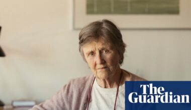 Helen Garner says State Library of Victoria turned into ‘party central’, with planned job cuts to ‘bring disgrace’ on Melbourne | Victoria