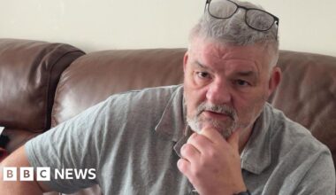 Double-amputee waits two years for a wheelchair that fits