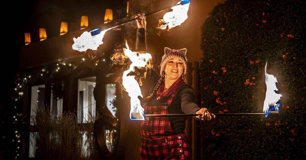 Canyon Road Farolito Walk draws tourists and locals alike - Santa Fe New Mexican