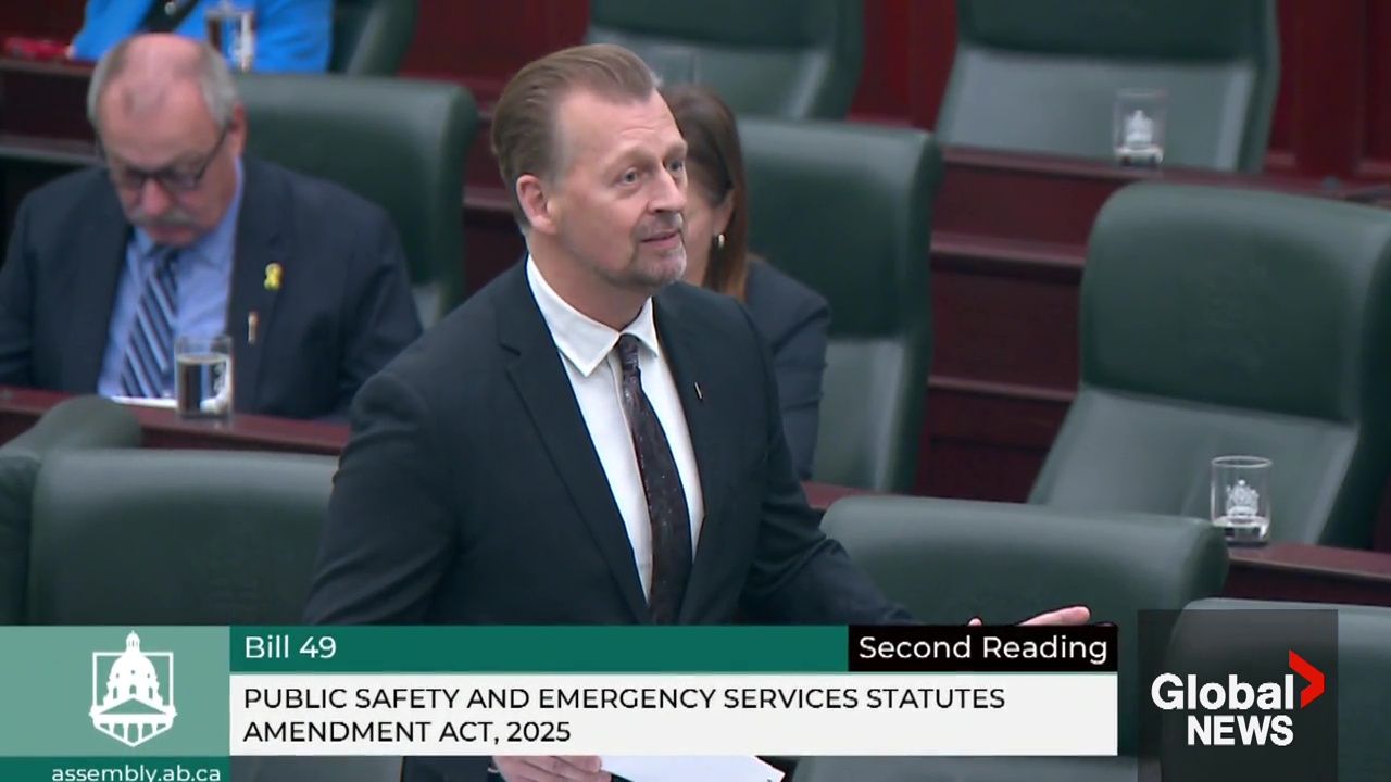 Click to play video: 'Alberta RCMP calls out public safety minister’s ‘falsehoods’ in justifying provincial police force'