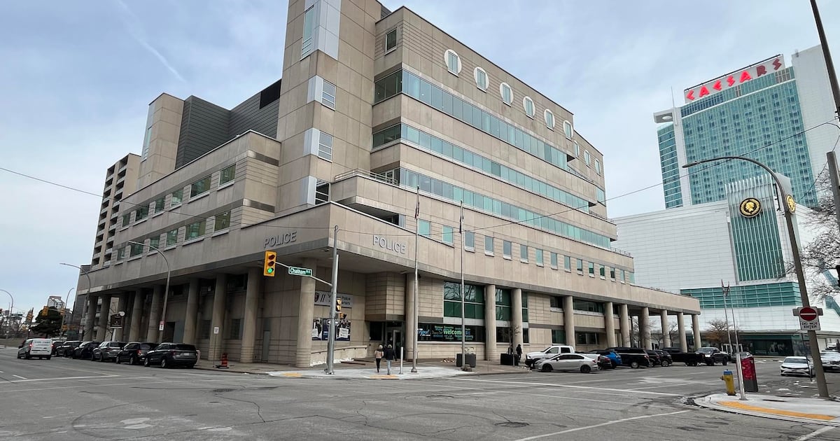 Five teens charged after confronting mother and children with machete, BB gun - CTV News