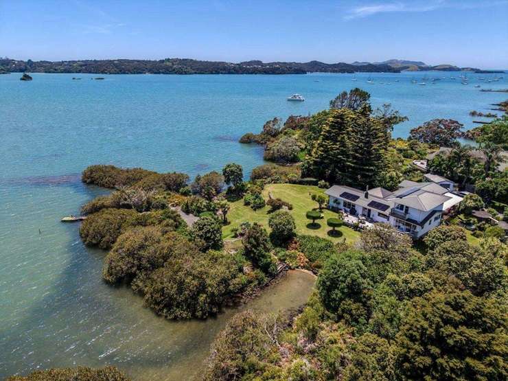A renovated house on Kerikeri Inlet Road, in Kerikeri, Far North, sold to retirees from the South Island. The property was built in the 1970s by Auckland mayor Wayne Brown. Photo / Supplied