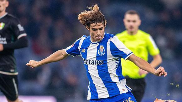 Rodrigo Mora in action for Porto