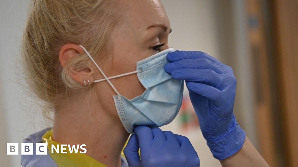People asked to wear face masks in hospitals as flu cases rise