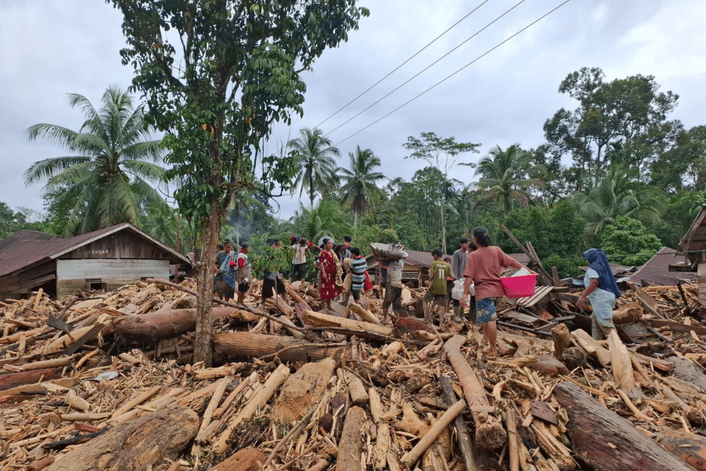 These photos, taken on November 28, show the aftermath of deadly floods in Aceh, an Indonesian province on the northwest tip of Sumatra Island.