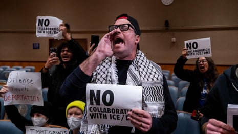 Protesters disrupt New Orleans city council meeting against ICE crackdown – video