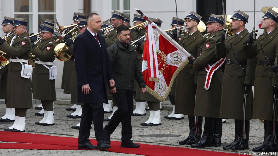 Zelenskyy's Polish visit 'bad news for Moscow' – DW – 12/19/2025