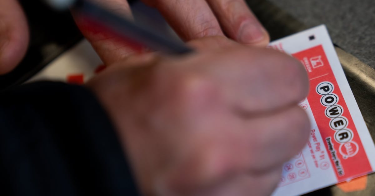 Powerball player wins US$1.8B lottery jackpot - CTV News