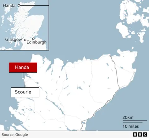 A map of Scotland showing the locations of Handa, Scourie, Glasgow and Edinburgh.