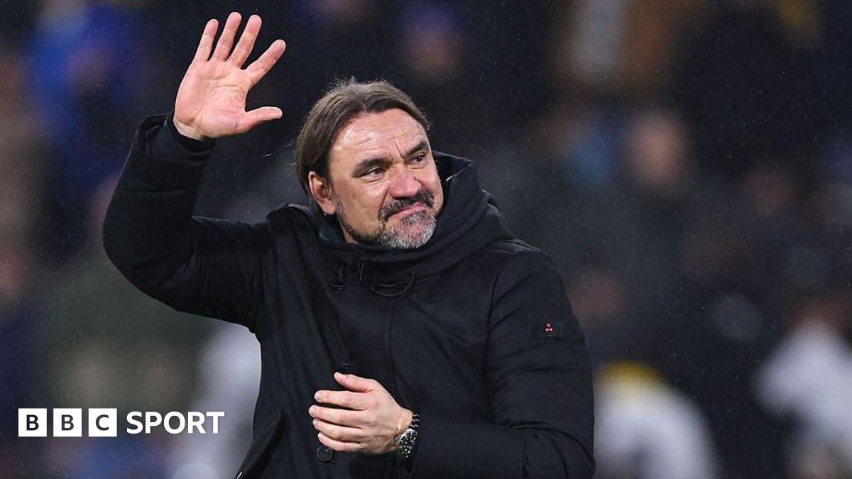 Daniel Farke waving to the crowd after Leeds draw with Liverpool at Elland Road