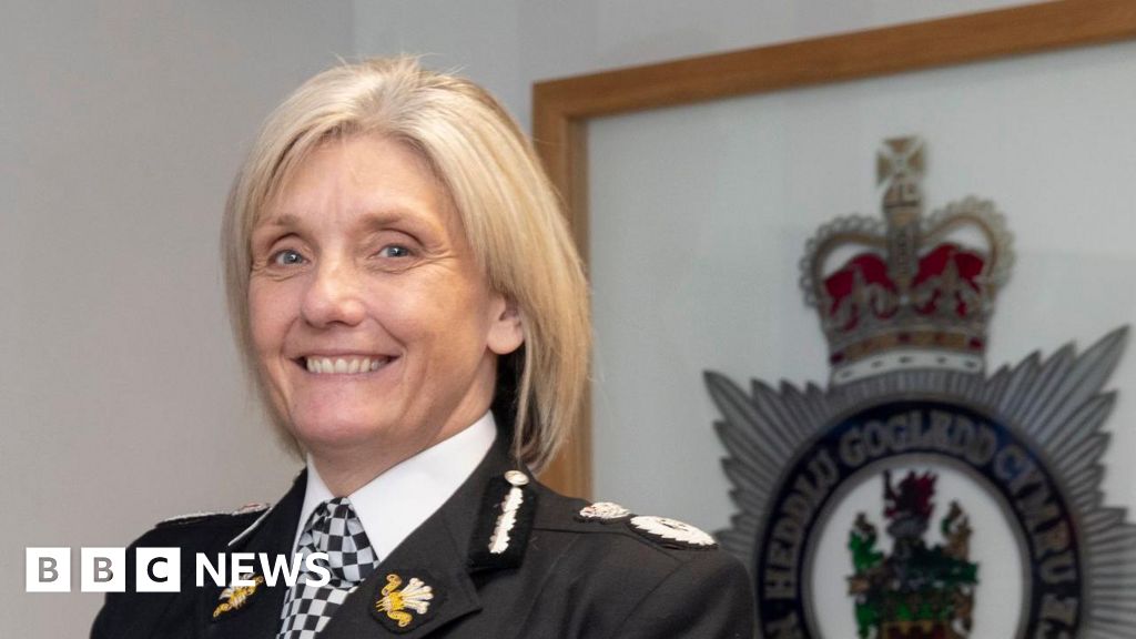 North Wales Police chief constable to retire for day to protect pension