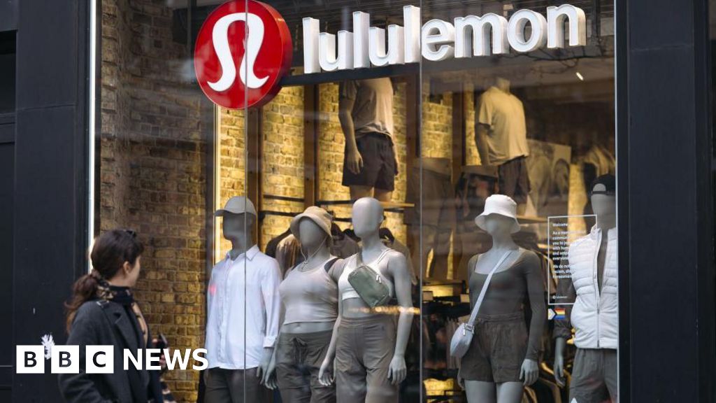 Lululemon boss to step down early next year