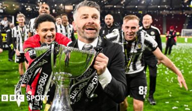 St Mirren Manager Stephen Robinson celebrates with the Premier Sports Cup Trophy at full time during a Premier Sports Cup Final match between St Mirren and Celtic at Barclays Hampden