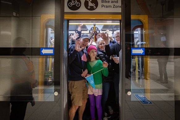 Platform screen doors improve safety and comfort. 