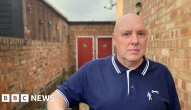 Holidays cancelled as Hough's of Lincolnshire loses coach licence