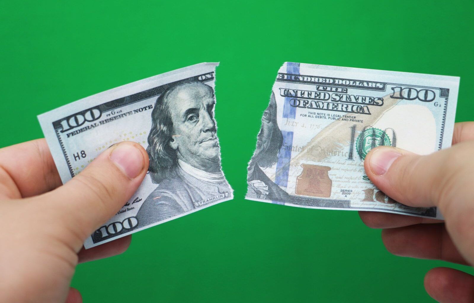 Dollar Sinks as Fed Cuts Rates and Boosts Liquidity