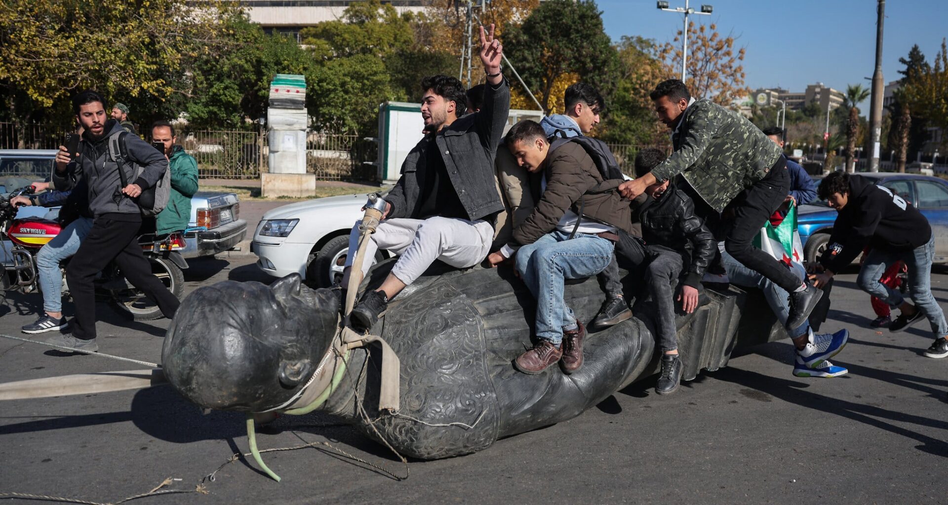 Assad's exiled spy chief and billionaire cousin plot Syrian uprisings from Russia