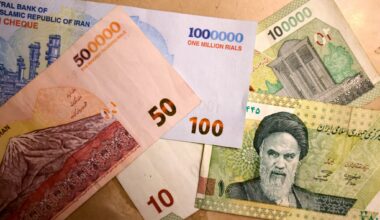 Iranian rial plummets to new record low amid sanctions, regional hostilities