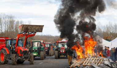 French government warns farmers against Christmas blockades over cattle cull