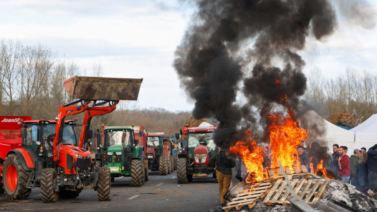 French government warns farmers against Christmas blockades over cattle cull