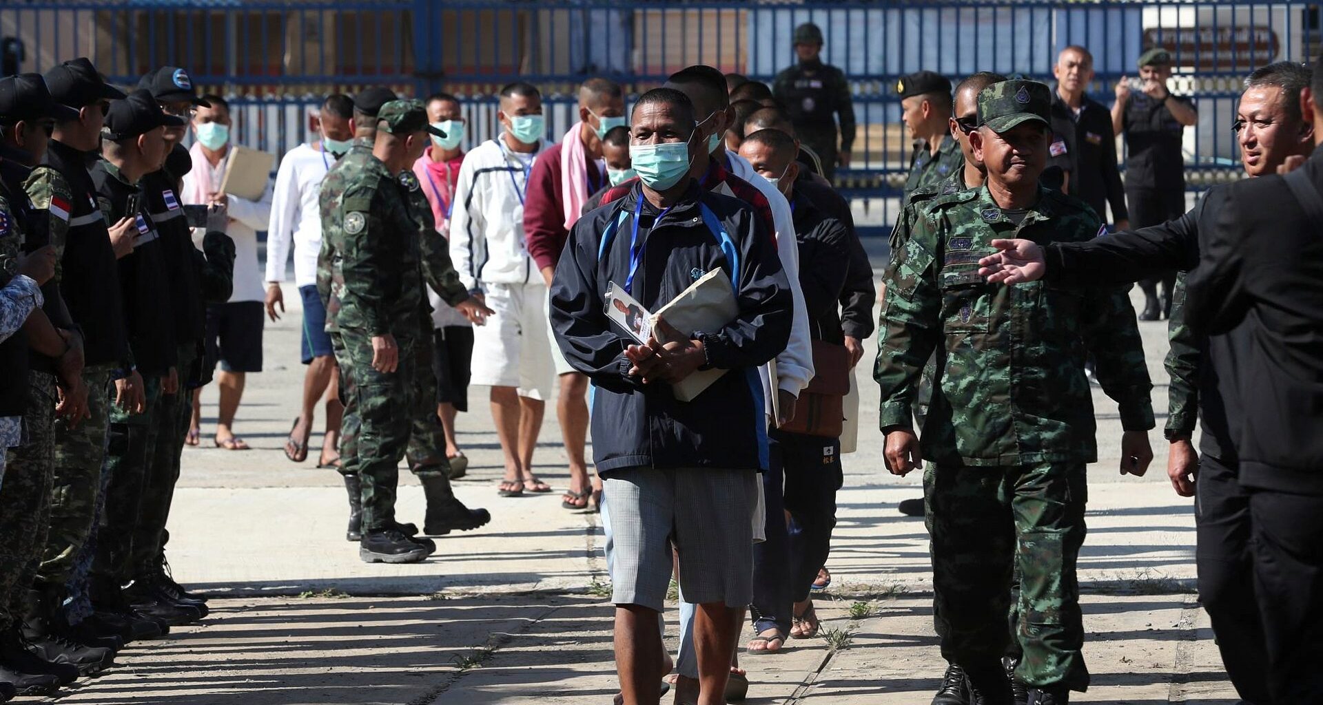 Thailand releases 18 Cambodian soldiers as ceasefire holds | Conflict News