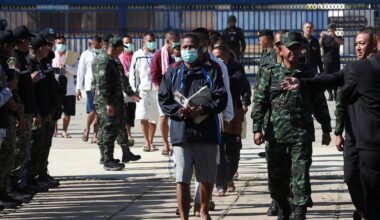 Thailand releases 18 Cambodian soldiers as ceasefire holds | Conflict News