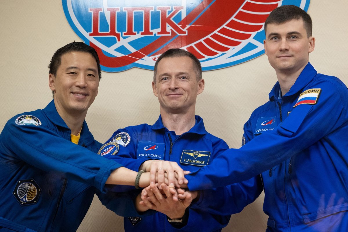 Astronaut Jonny Kim, 2 cosmonauts scheduled for ISS departure