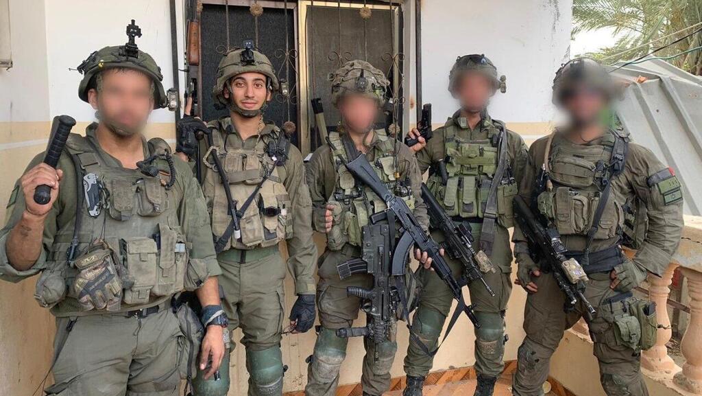 סרן ירין גהלי ז"ל, ששימש כמפק"ץ בסיירת גבעתי עד שנפל במלחמה, יחד עם חבריו לפלגה