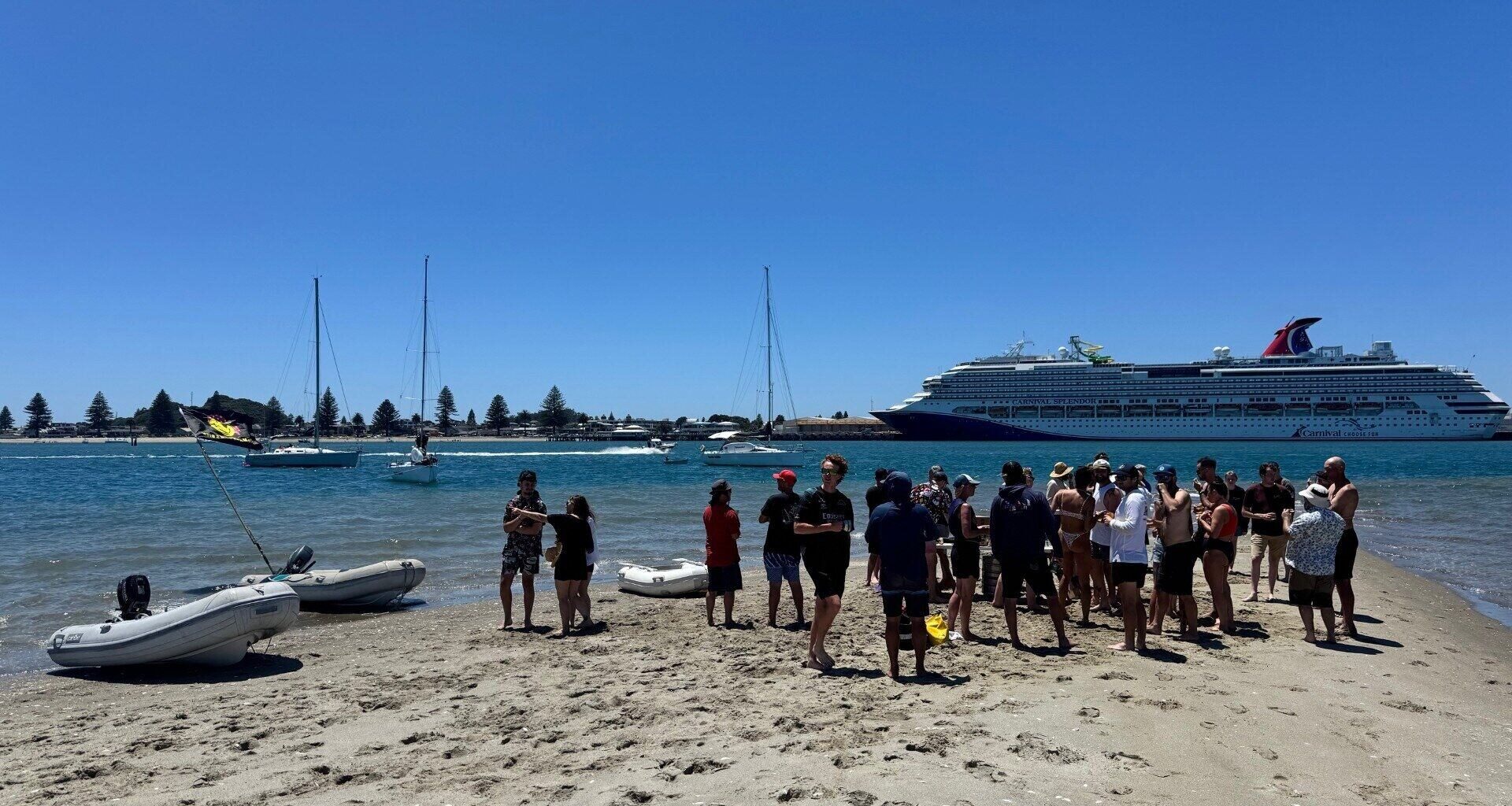 SunLive - High jinx in the Tauranga harbour