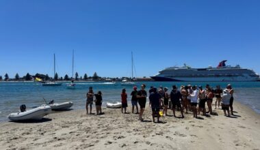 SunLive - High jinx in the Tauranga harbour