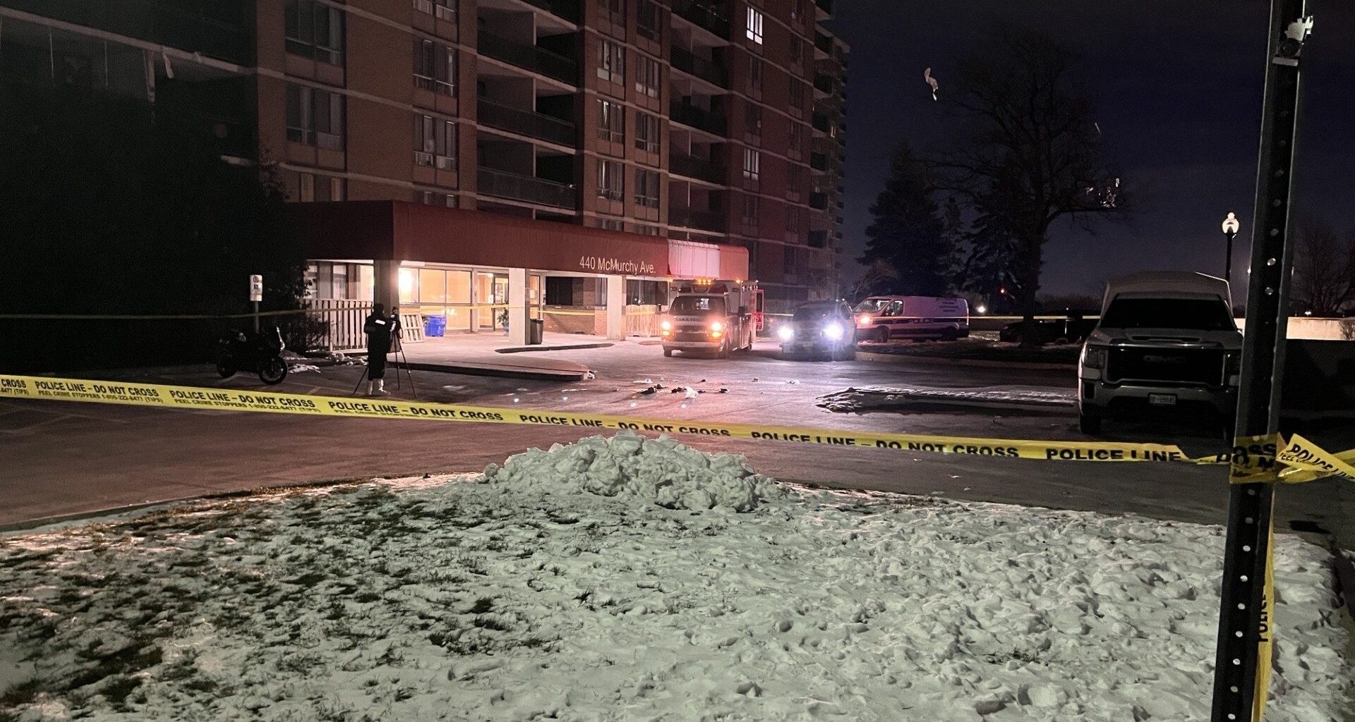 Man,18, dead in Brampton stabbing; male suspect wanted