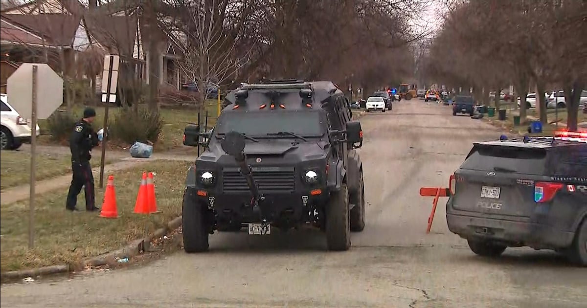 Niagara police officer suffers minor injuries after being shot in Welland - CTV News