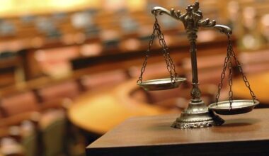 Man who ploughed car into garda and reversed as he lay injured on the ground jailed