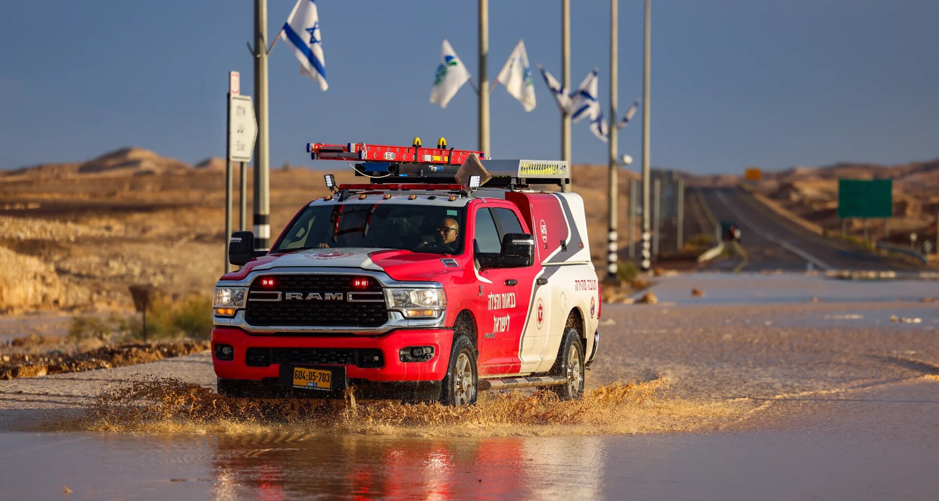 Police close all roads in and out of Eilat as flooding intensifies