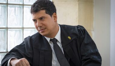 Netanyahu's graft trial briefly paused after his defense attorney shouts at judges