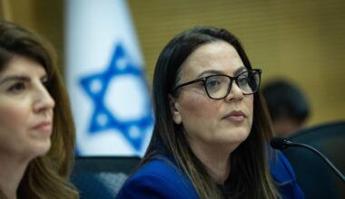 Panel chair assails press as special Knesset committee takes up media reform bill