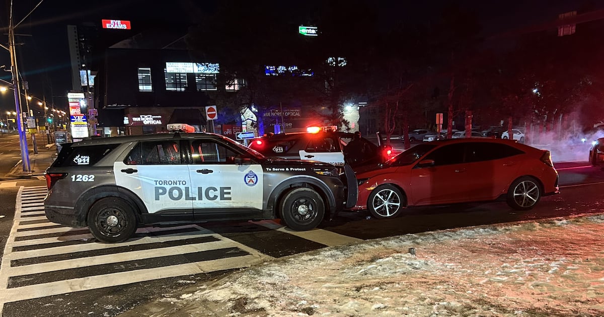 2 charged, 2 at-large following Etobicoke home invasion, robbery