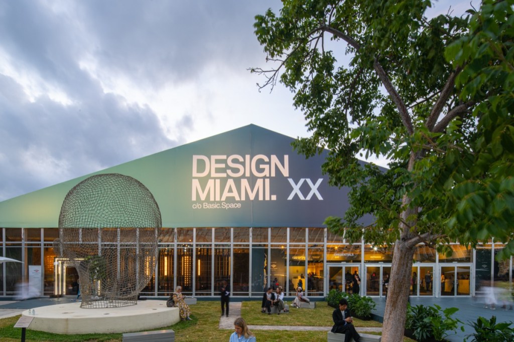 Exhibitors Mix Art, Craft, and Design