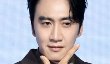 Lee Kwang-soo Flexes by Covering 1.65M Won Group Meal Cost - 조선일보