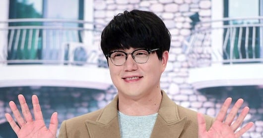 Sung Si-kyung Spares Ex-Manager in Embezzlement Case - 조선일보