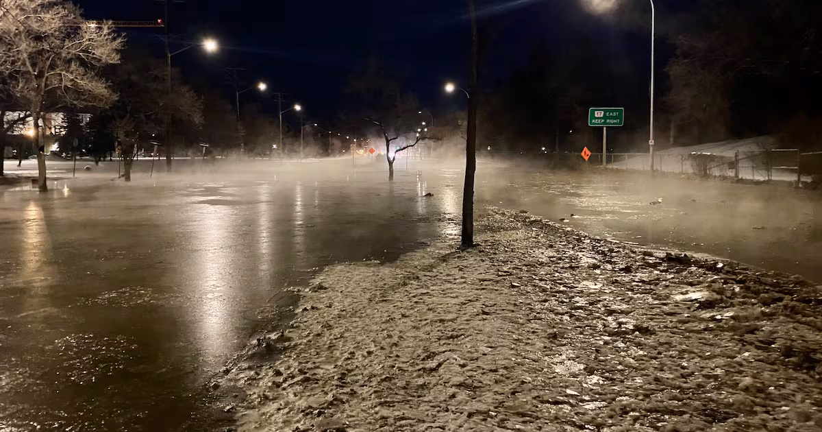 UPDATE: Damaged water main leads to flooding, major traffic delays - CTV News