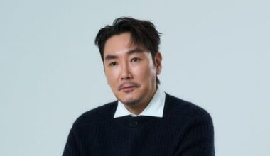 Cho Jin-woong's Agency Admits Past, Denies Stage Name Concealment - 조선일보