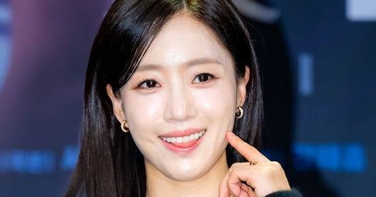 Hahm Eun-jung's Twin Roles Boost 'The First Man' - 조선일보