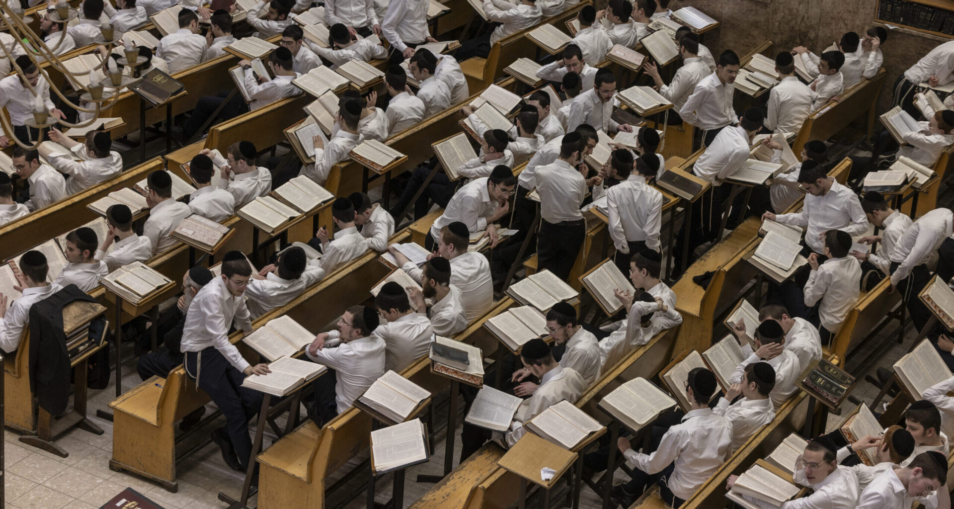 Israel Democracy Institute Report Finds Stalled Integration of Ultra-Orthodox Men as Community Growth Accelerates 