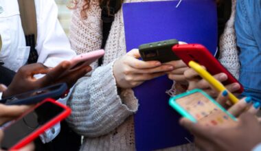 Social media bans should be for everyone