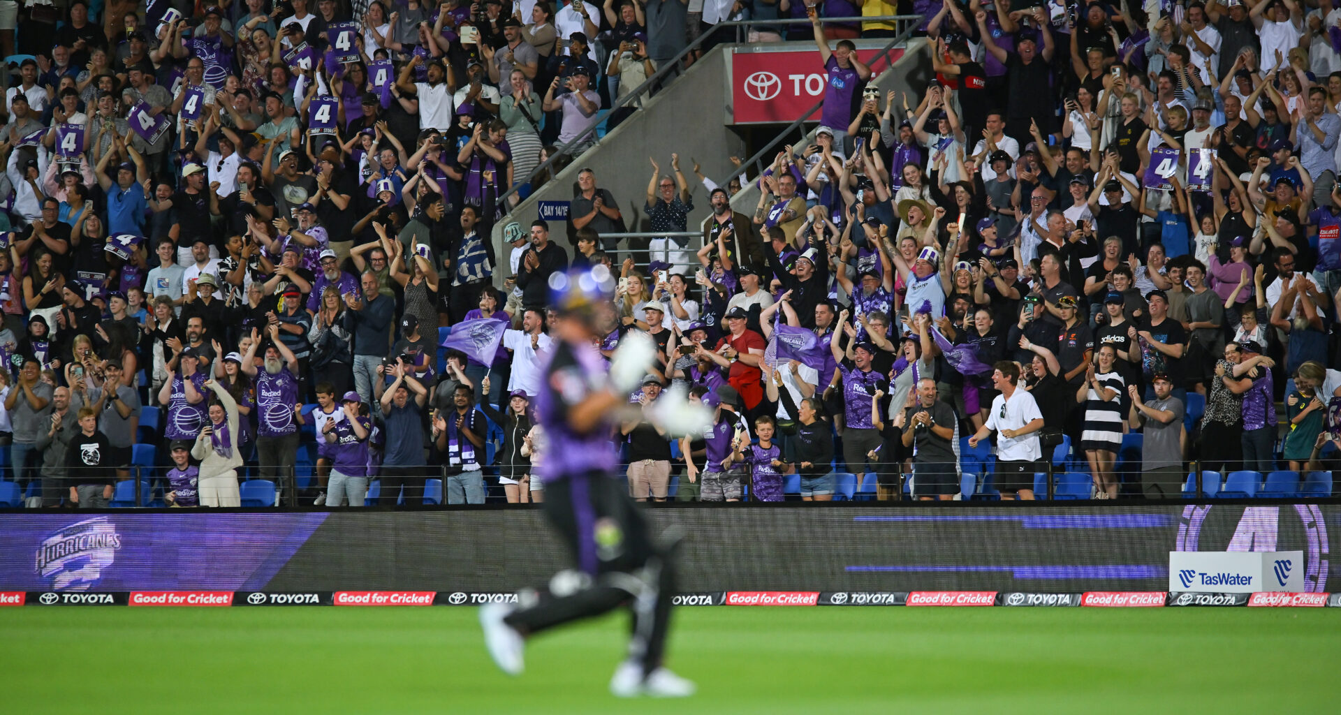 Hobart Hurricanes Squad Announcement vs Sydney Thunder